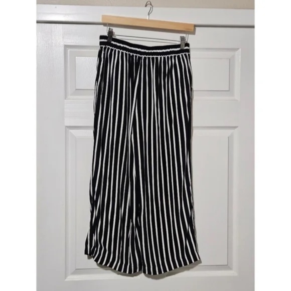 Loft Wide Leg Striped Cropped Pants - Picture 3 of 4